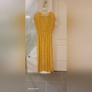 Yellow Tea n Rose maxi dress. Size L.